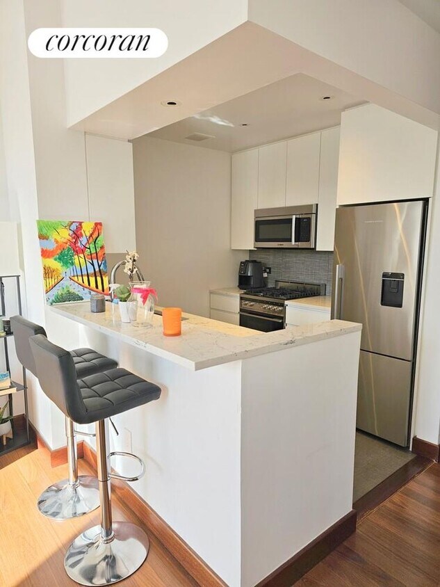 Foto principal - 305 E 63rd St