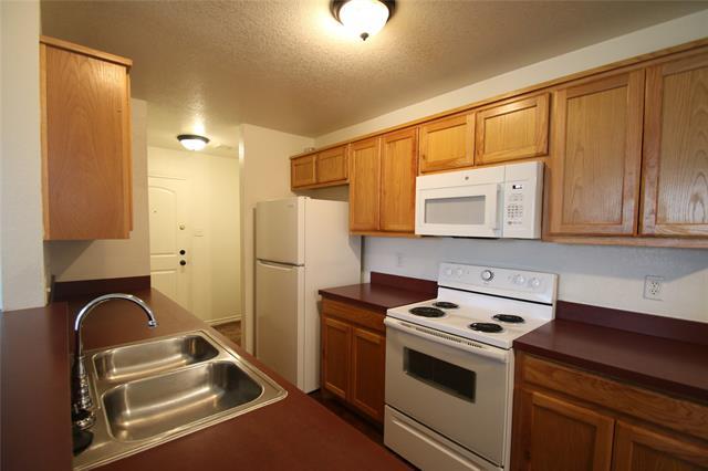 Foto del edificio - 8109 Doreen Ave