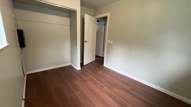 Foto del edificio - 3758 Wallace Blvd