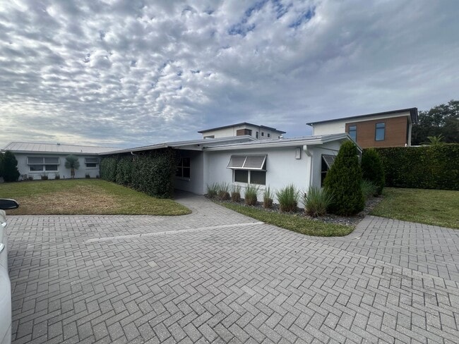 Foto del edificio - 7210 Seminole Dr