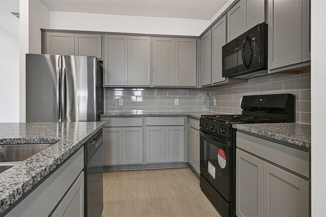 Foto del edificio - 2727 Crest Creek Ln