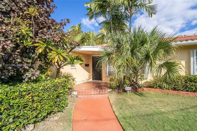 Foto del edificio - 475 S Shore Dr