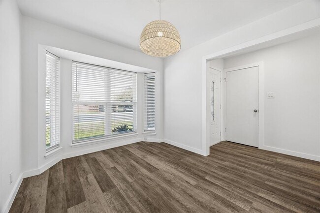 Foto del edificio - 1411 Fairfield Dr