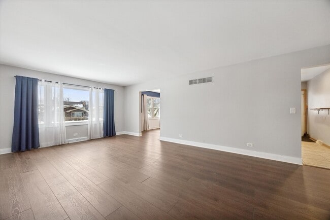 Building Photo - 602 Prairie Ave