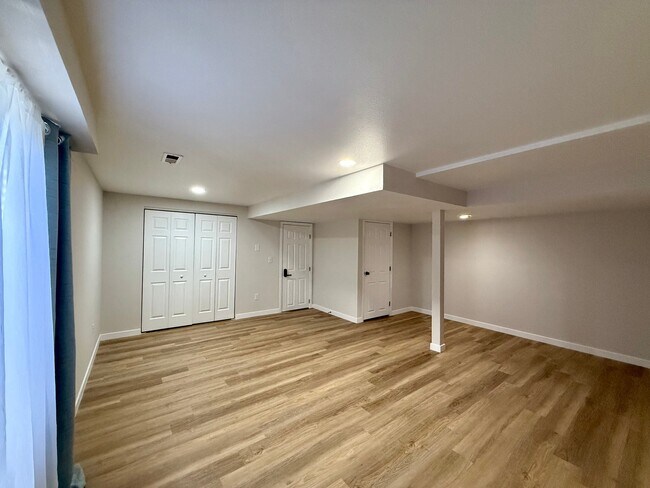 Foto del edificio - 411 Ruby Dr