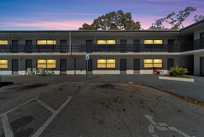Foto principal - 2475 18th Ave S