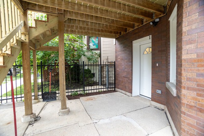 Foto del edificio - 2847 N Ridgeway Ave