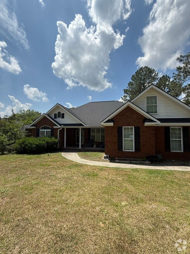 Building Photo - 1205 Columbus Dr