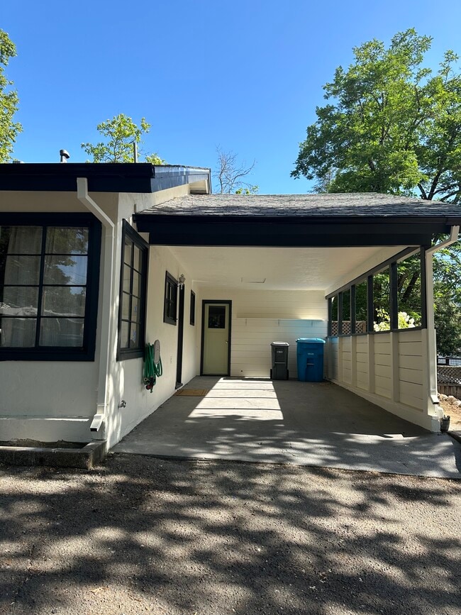 Building Photo - 13559 Arnold Dr