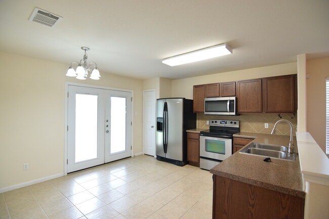 Building Photo - 29 McGugan Ln