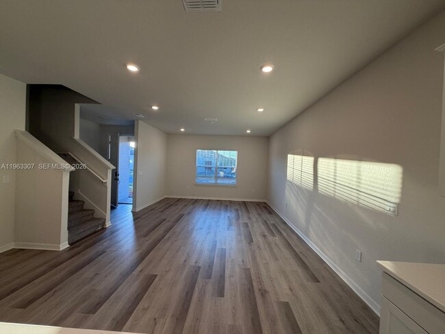 Building Photo - 415 Crossings Ave