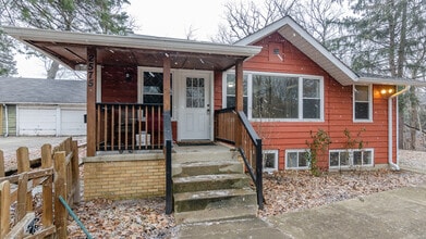 Building Photo - 2575 Waukegan Ave