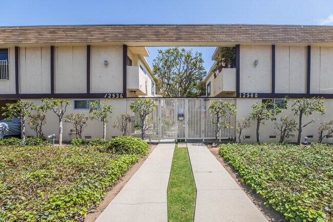 Building Photo - 12540 Pacific Ave