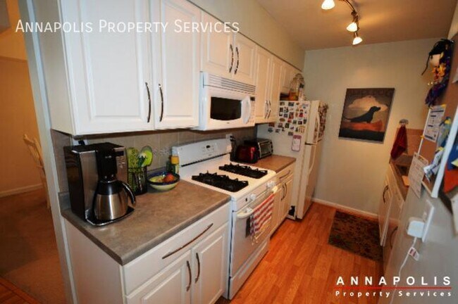 Building Photo - 3 silverwood circle #7