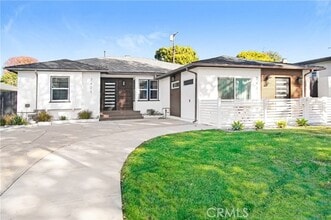 Building Photo - 7425 W 88th Pl