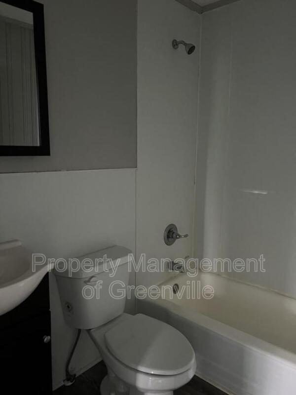 Foto del edificio - 326 Loop St