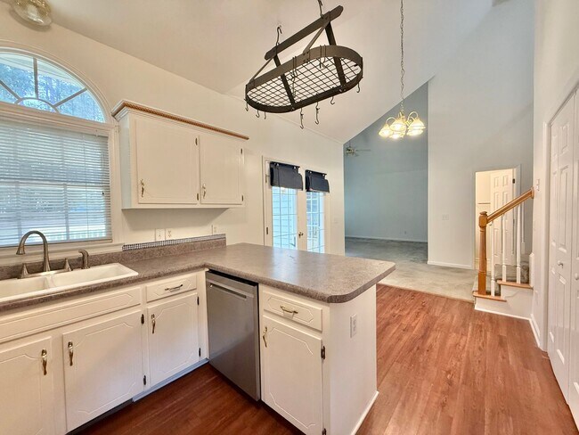 Building Photo - Private 3BD, 2.5BA Home Near Downtown Clayton