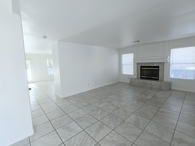 Foto del edificio - 9433 Valencia Canyon Dr