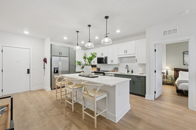 Building Photo - Alton LakeHouse