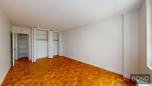 Foto del edificio - 333 E 49th St