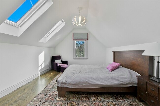 Building Photo - 13 Greenough Ave