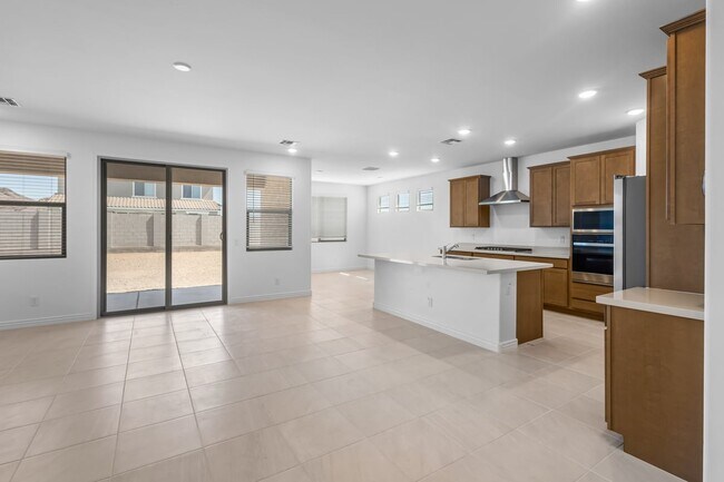 Foto del edificio - 14832 W Honeysuckle Dr