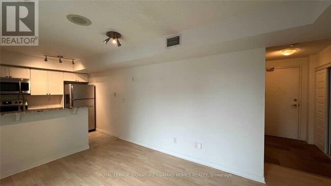 Building Photo - 109 Front St E