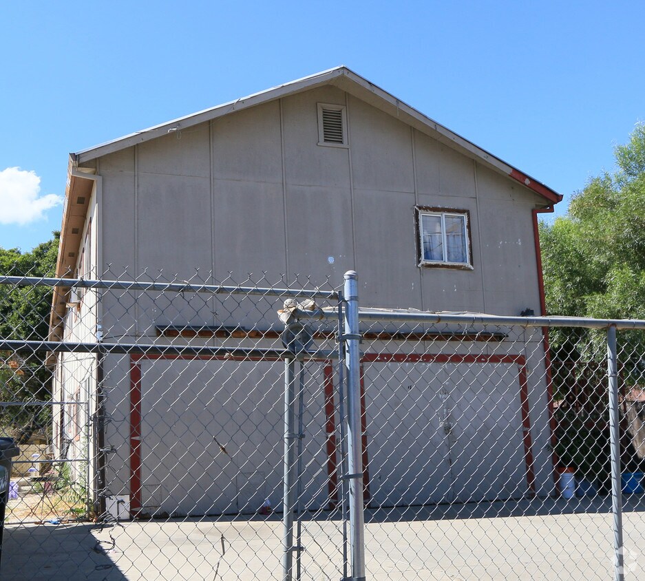 Building Photo - 2138 Peggy Ln