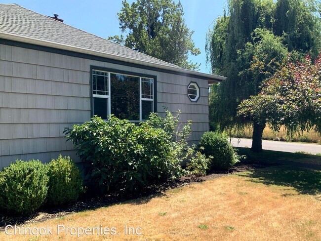 Building Photo - 3 br, 1 bath House - 1995 Friendly Street