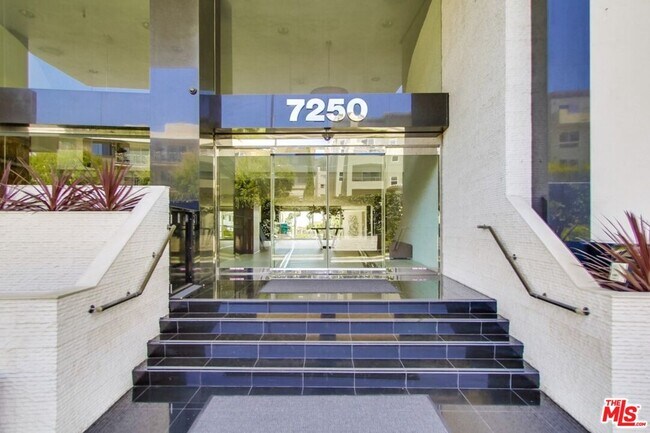 Foto del edificio - 7250 Franklin Ave