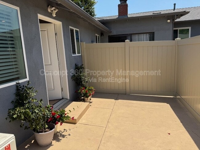 Building Photo - 5300 Glasgow Ct
