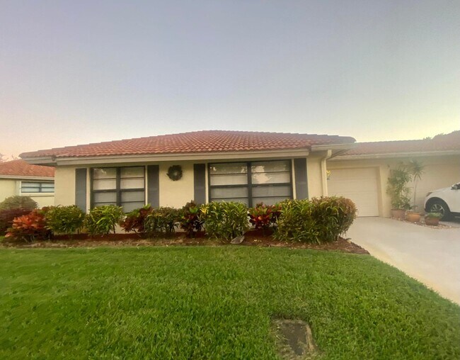 Building Photo - 9840 Clusia Tree Dr