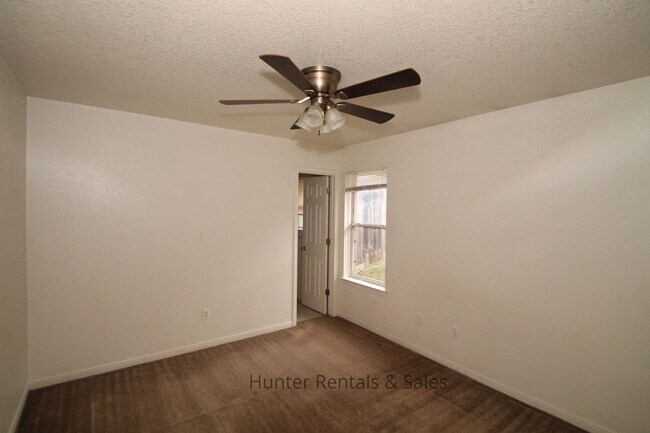 Foto del edificio - 2 Bedroom 1.75 Bath Duplex