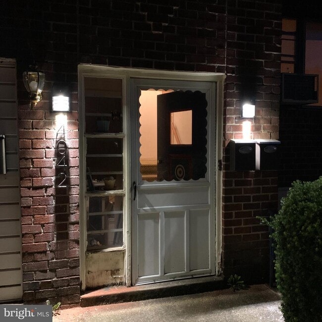 Building Photo - 4042 Balwynne Park Rd