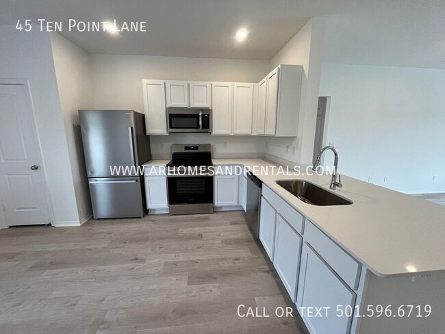 Building Photo - 45 10 Point Ln