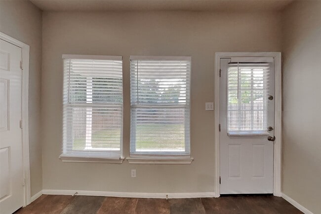 Building Photo - 25819 Oakridge Forest Ln