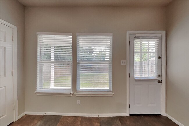 Foto del edificio - 25819 Oakridge Forest Ln