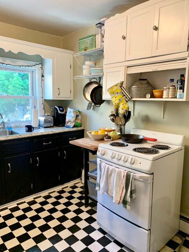 Foto del edificio - 3 Sparhawk St