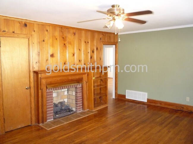 Building Photo - 15 Trenholm Rd