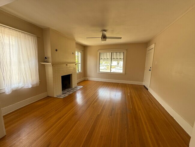 Foto del edificio - 1246 S Sycamore Ave