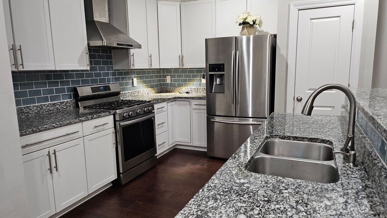 Primary Photo - 2726 Anderson Drive