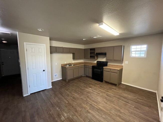 Foto del edificio - 3 bed / 2 bath 1 car garage in East Lubbock!