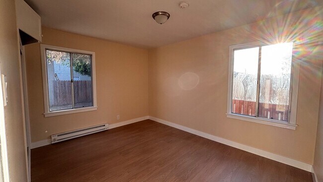 Foto del edificio - 855 W 29th Pl