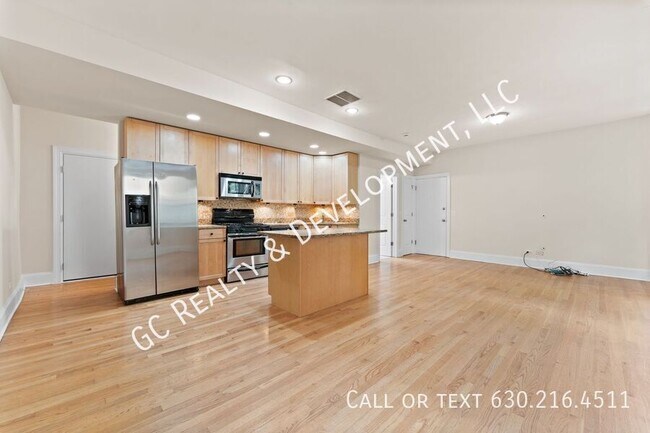 Foto del edificio - 7635 N Greenview Ave