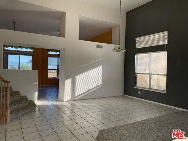 Building Photo - 4950 Overlook Dr