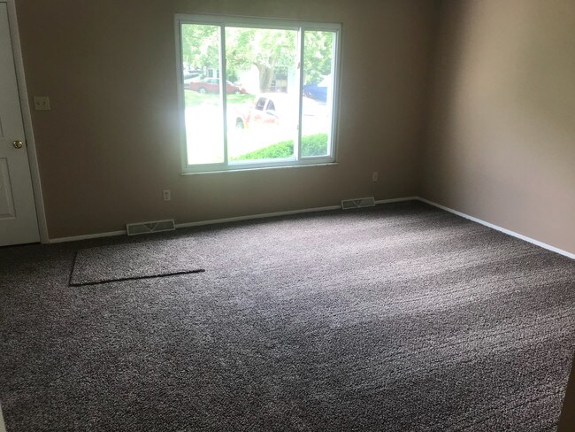 Building Photo - 3810 Highland Ave