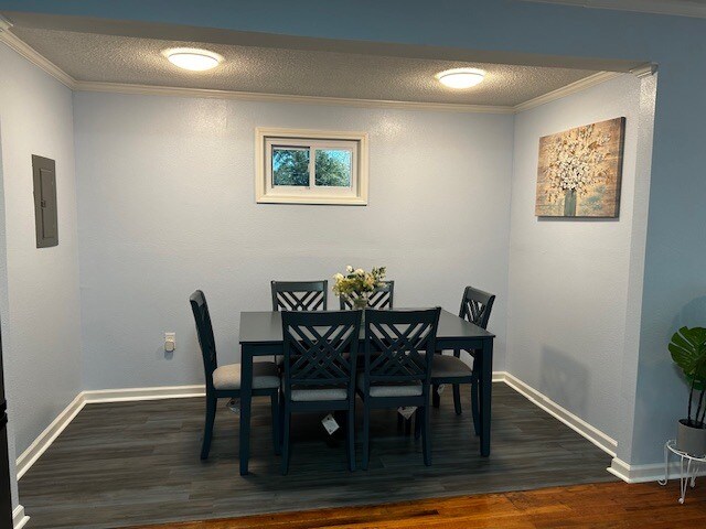 Comedor - 2511 Mashburn Rd