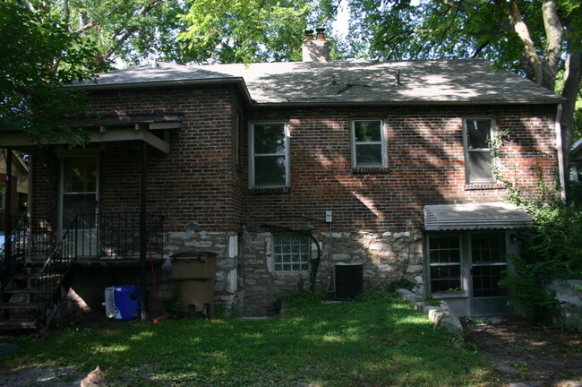 Building Photo - 3723 Meadowbrook Ave