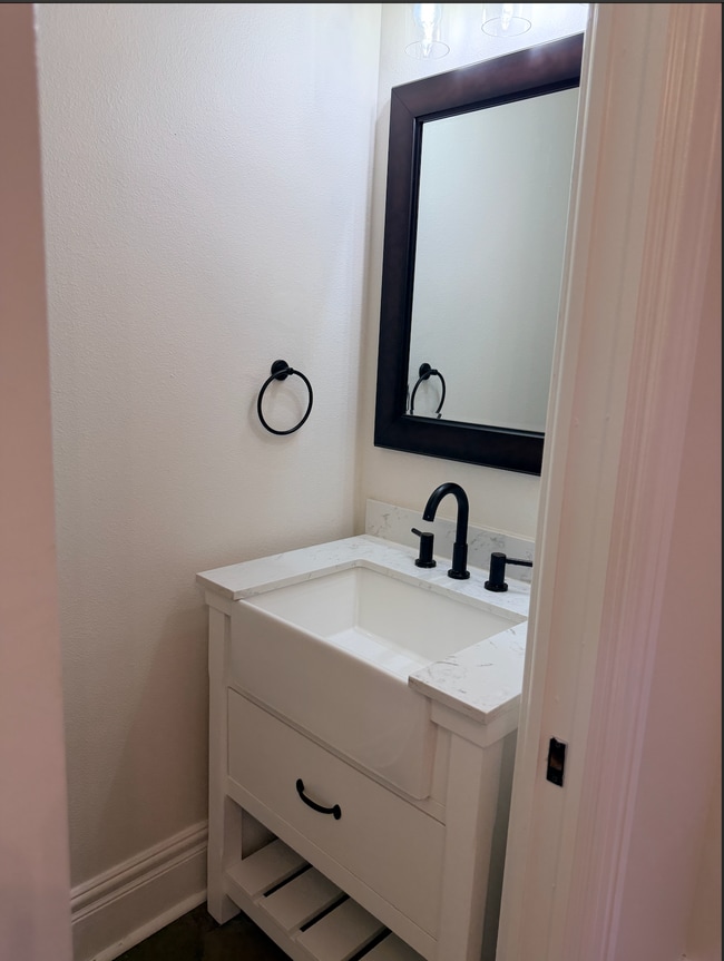 Building Photo - 3006 W Heiter St