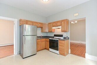 Building Photo - 108 Beacon St